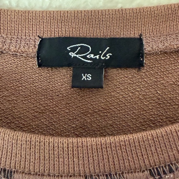 RAILS Theo Leopard Sweatshirt - Picture 4 of 5